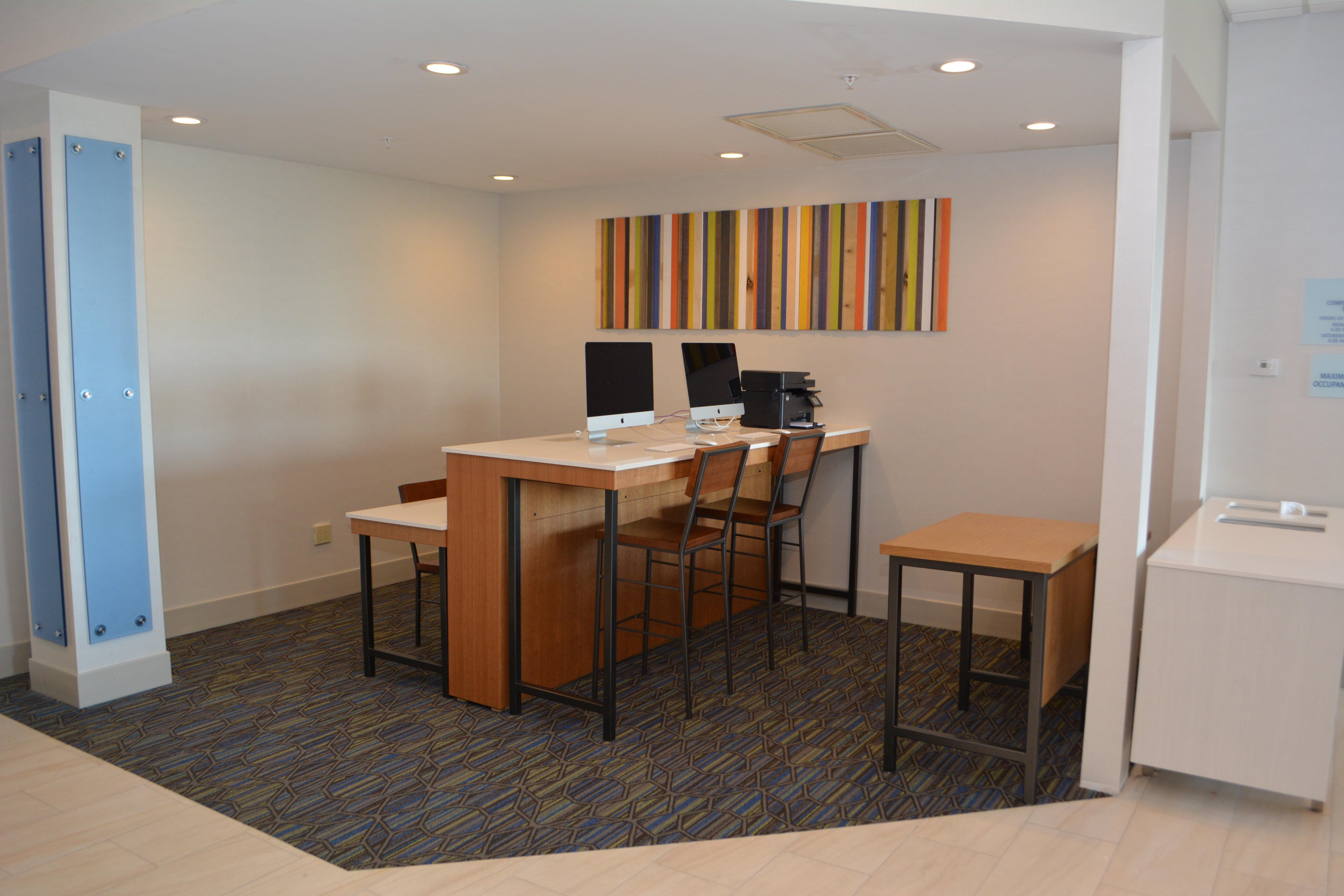 Holiday Inn Express & Suites Waterville - North By Ihg Extérieur photo