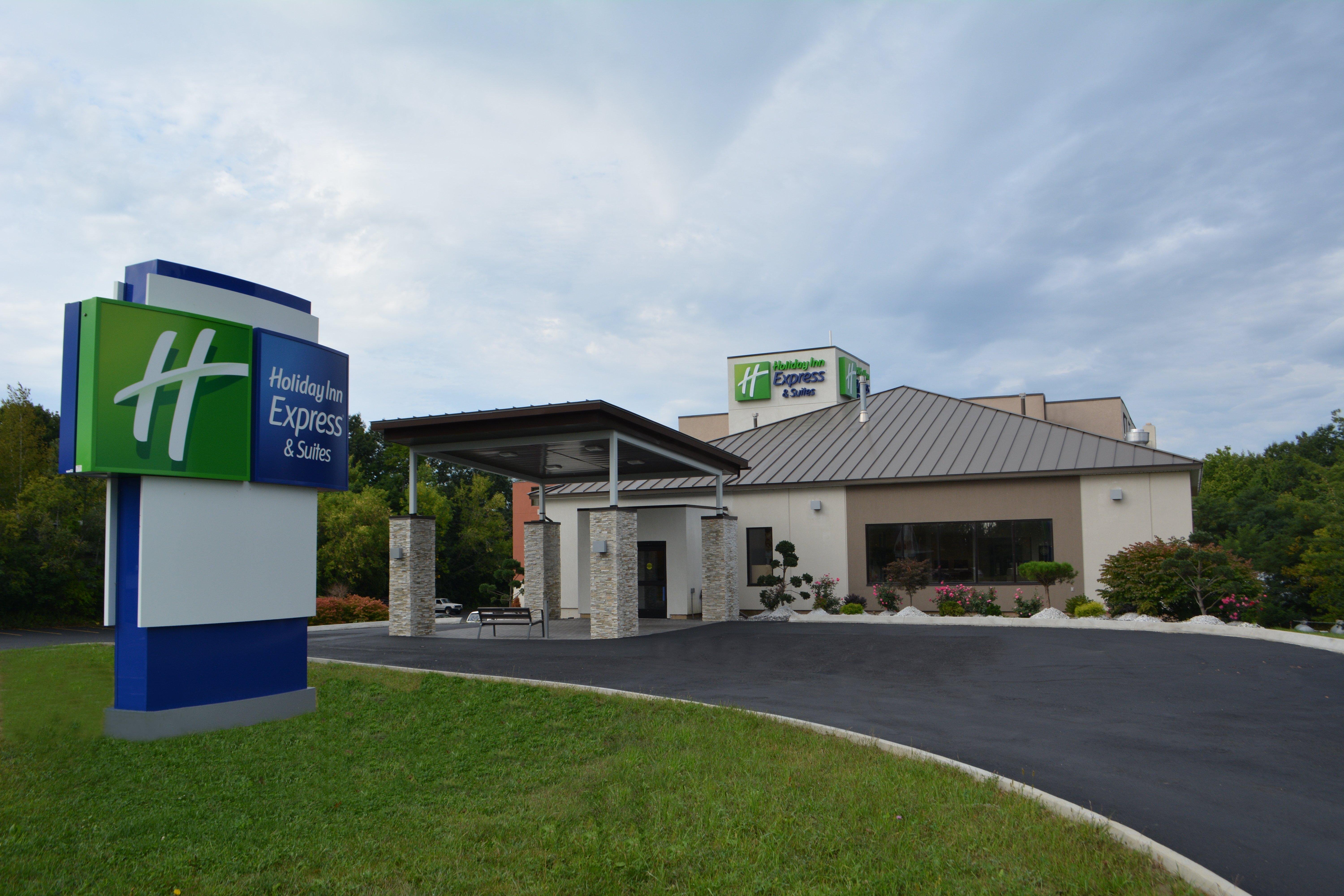 Holiday Inn Express & Suites Waterville - North By Ihg Extérieur photo