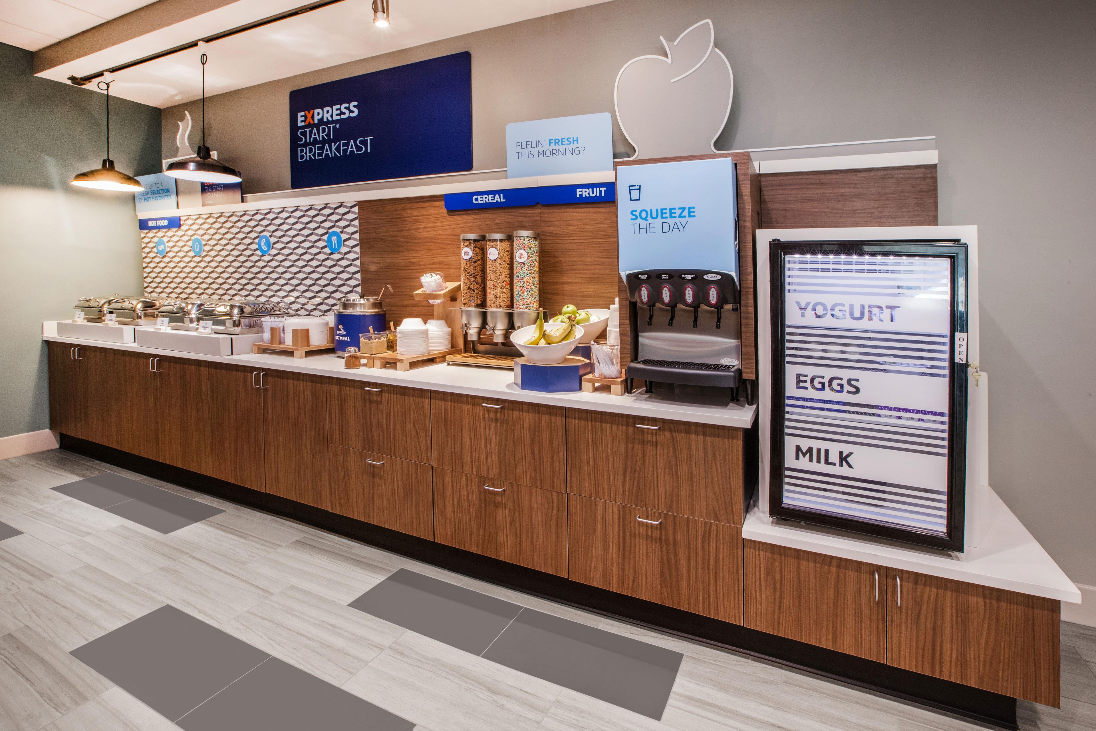 Holiday Inn Express & Suites Waterville - North By Ihg Extérieur photo