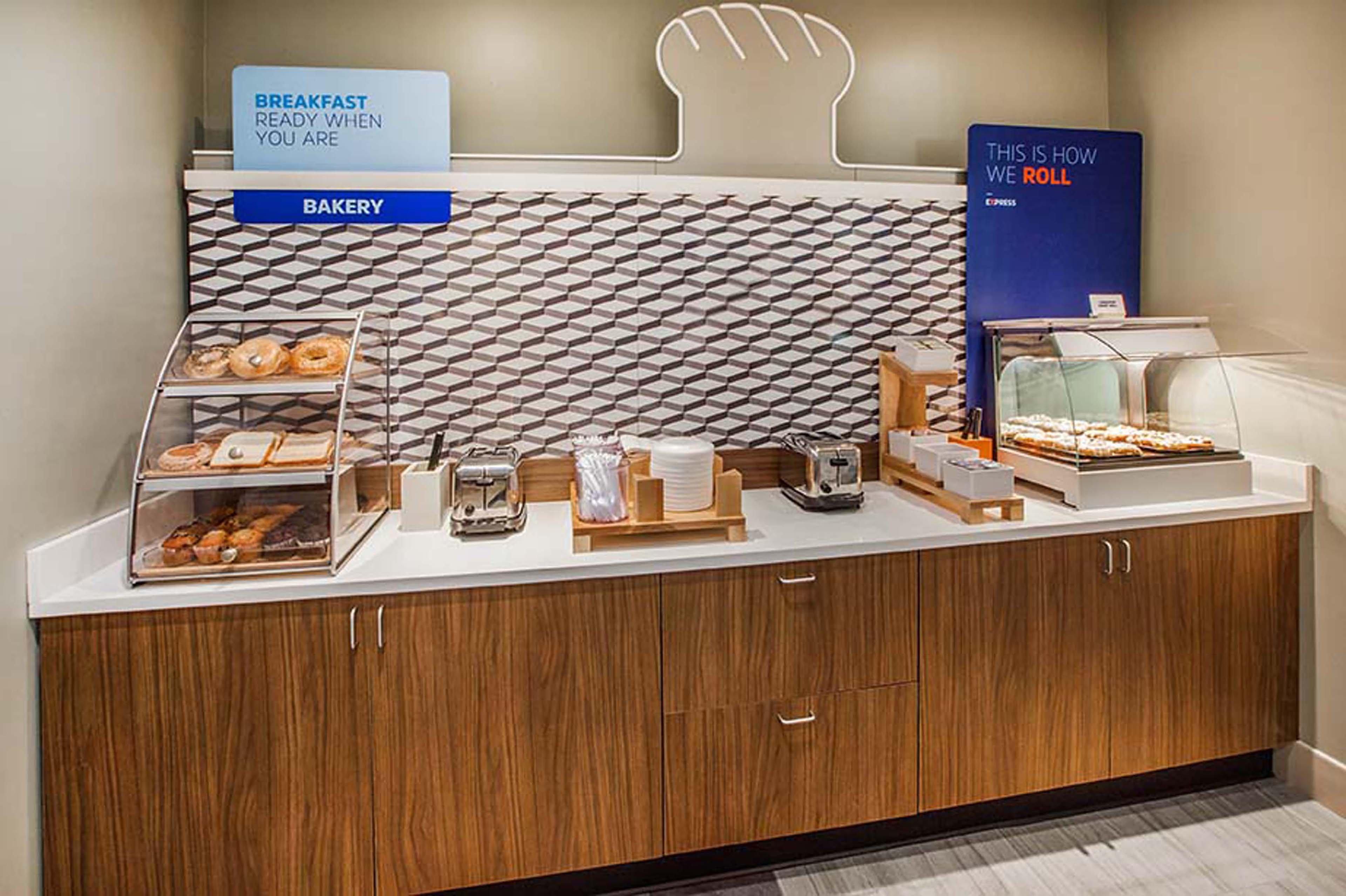 Holiday Inn Express & Suites Waterville - North By Ihg Extérieur photo