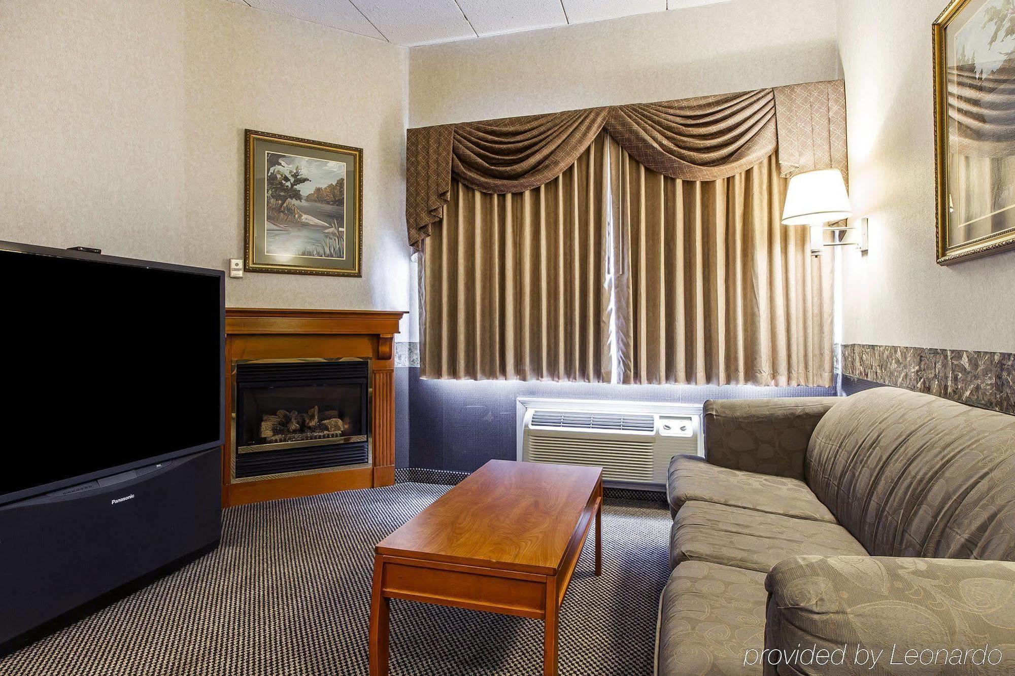 Holiday Inn Express & Suites Waterville - North By Ihg Extérieur photo