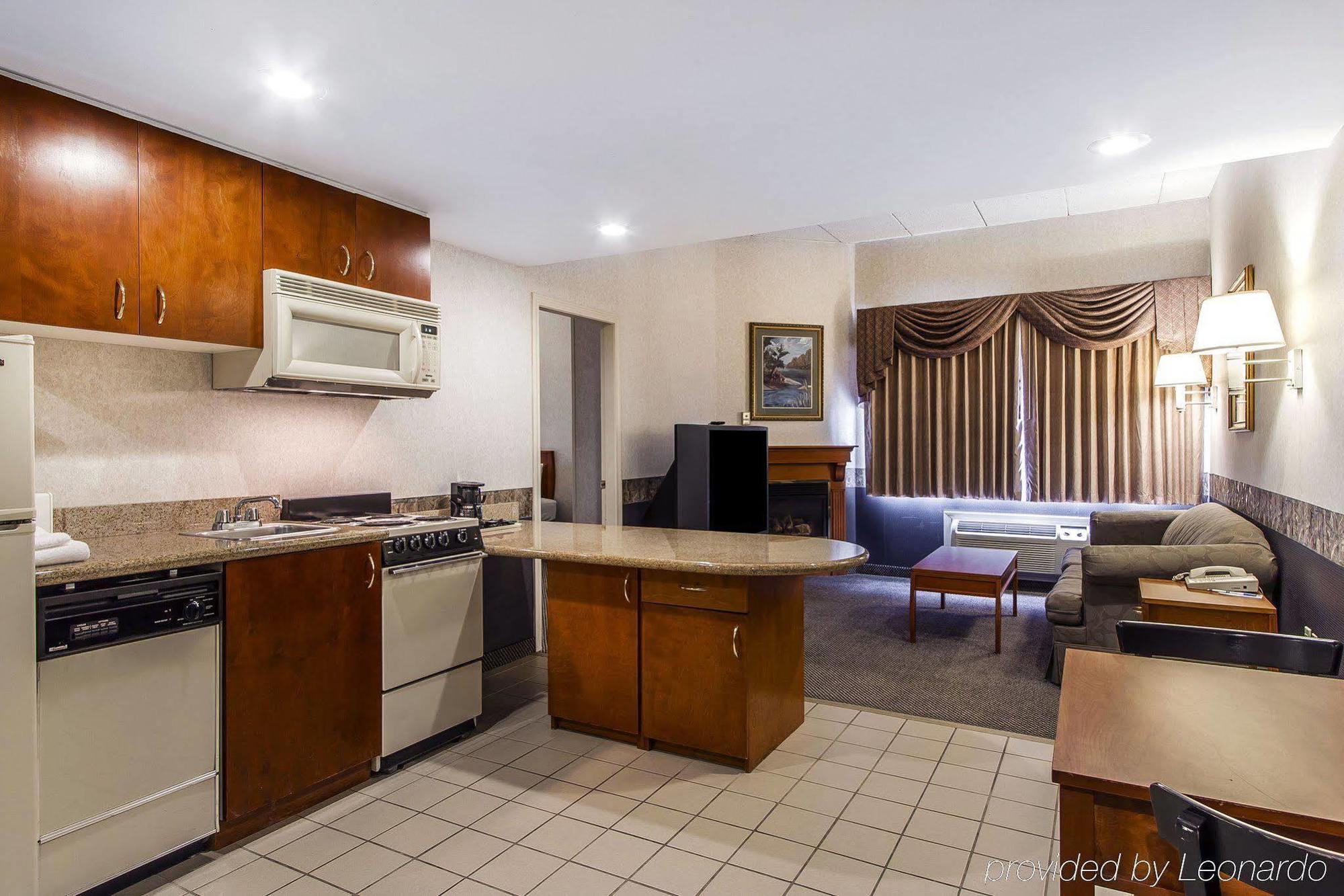 Holiday Inn Express & Suites Waterville - North By Ihg Extérieur photo
